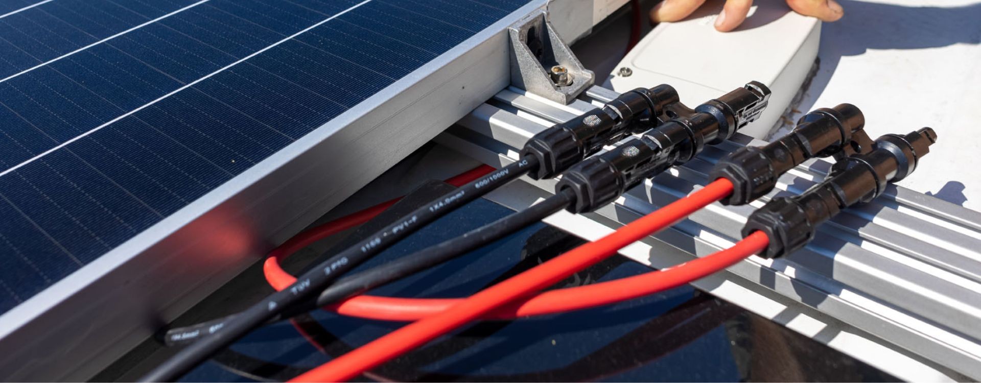 découvrez les nombreux bénéfices d'un kit solaire pour votre maison, allant de la réduction de vos factures d'électricité à la valorisation de votre bien. optez pour une énergie durable et économisez tout en préservant l'environnement.